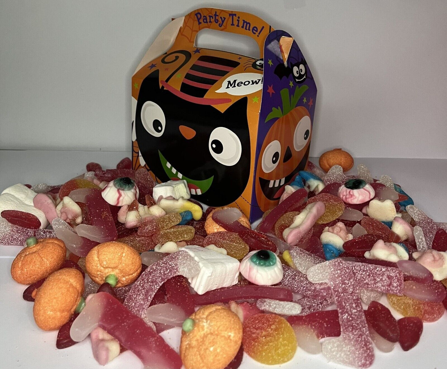 Filled Pick N Mix Gummy Fizzy Sweet 1kg Carry Box Birthday Santa Elf Halloween