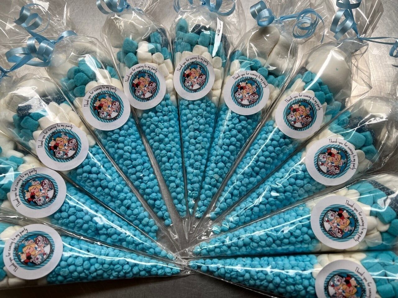 ? Alice In Wonderland Sweet Candy Cones Pre Filled Party Bag Fillers 19 Cms