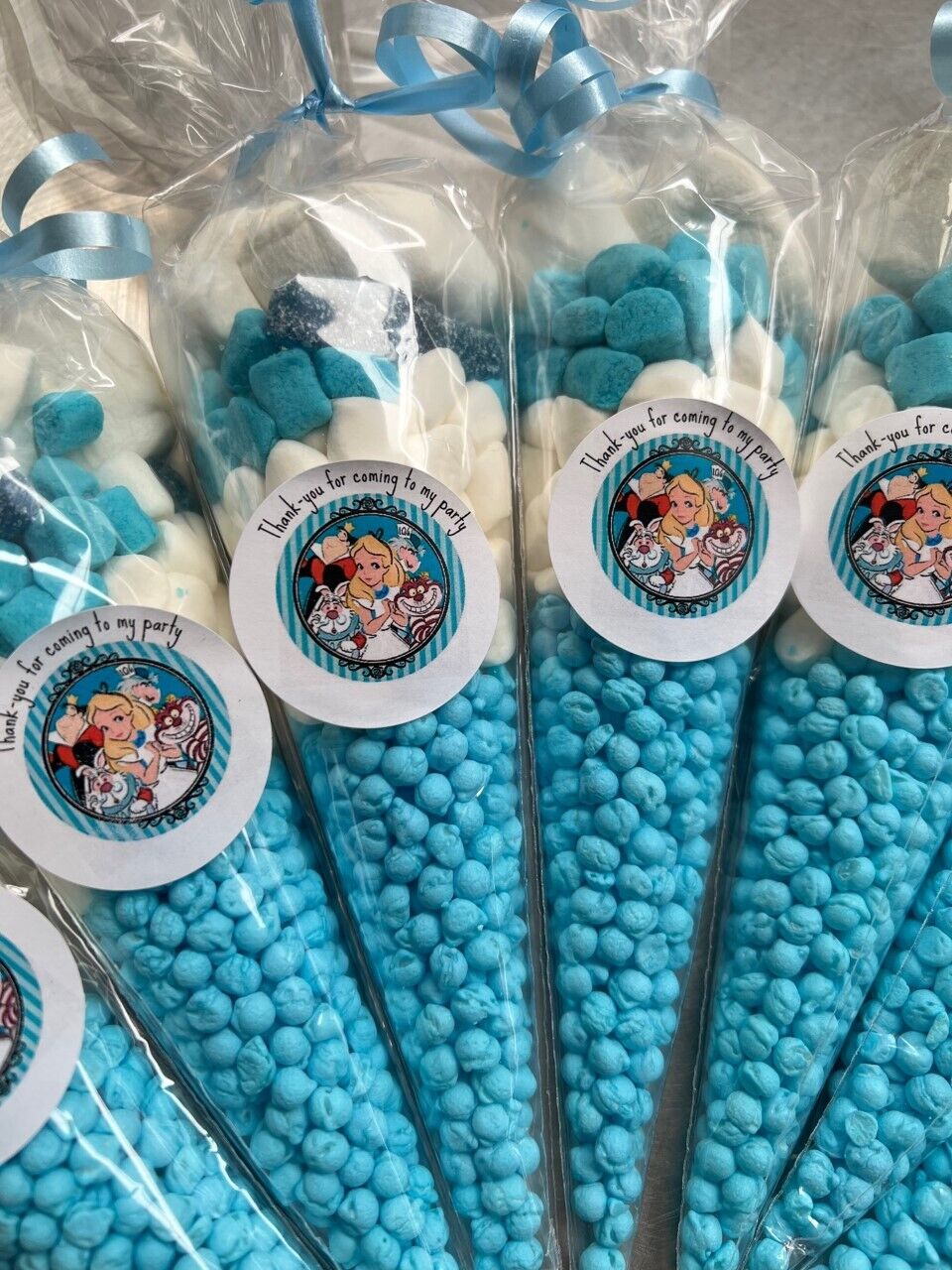 ? Alice In Wonderland Sweet Candy Cones Pre Filled Party Bag Fillers 19 Cms