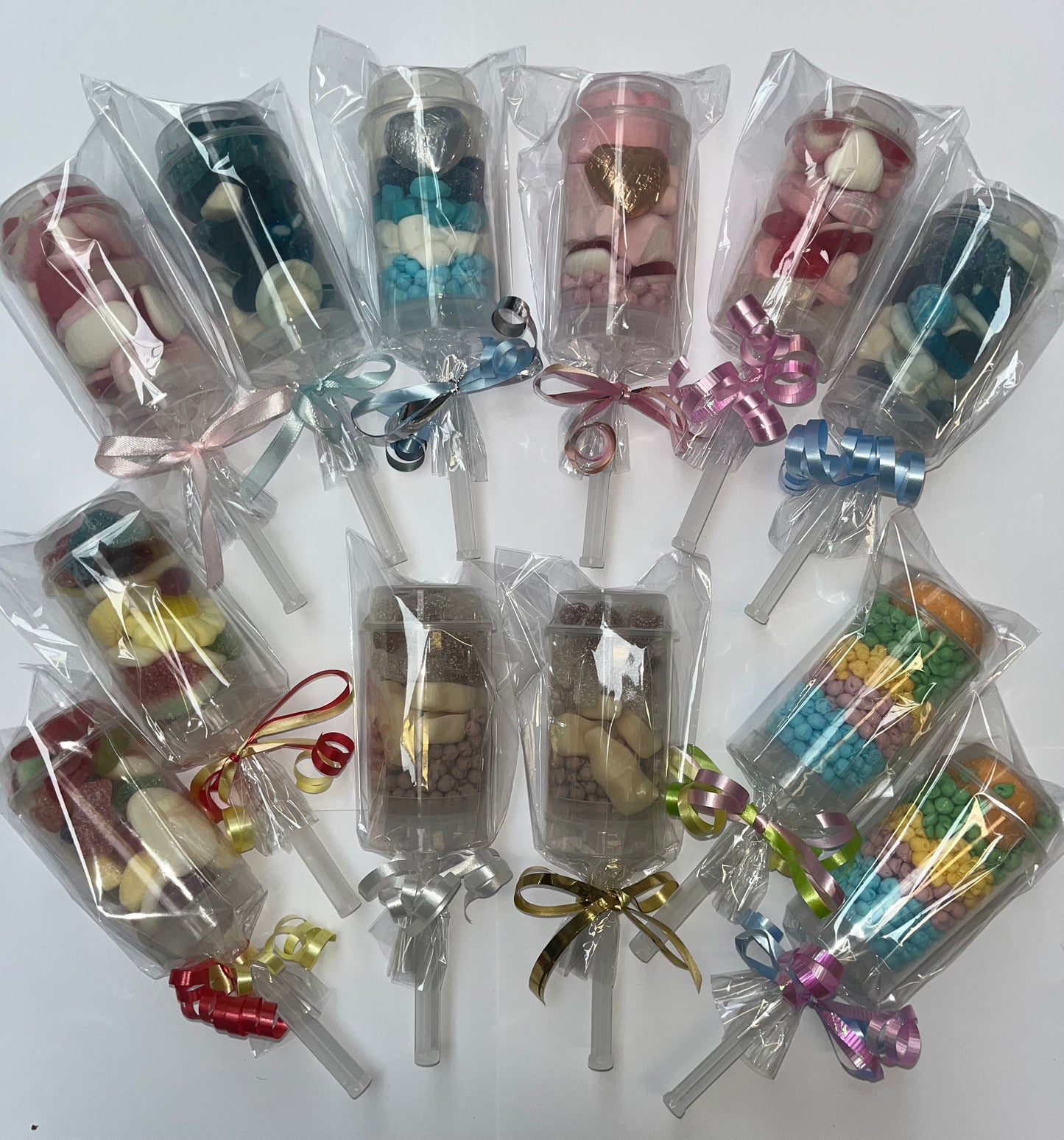 Sweet pops favours all colours